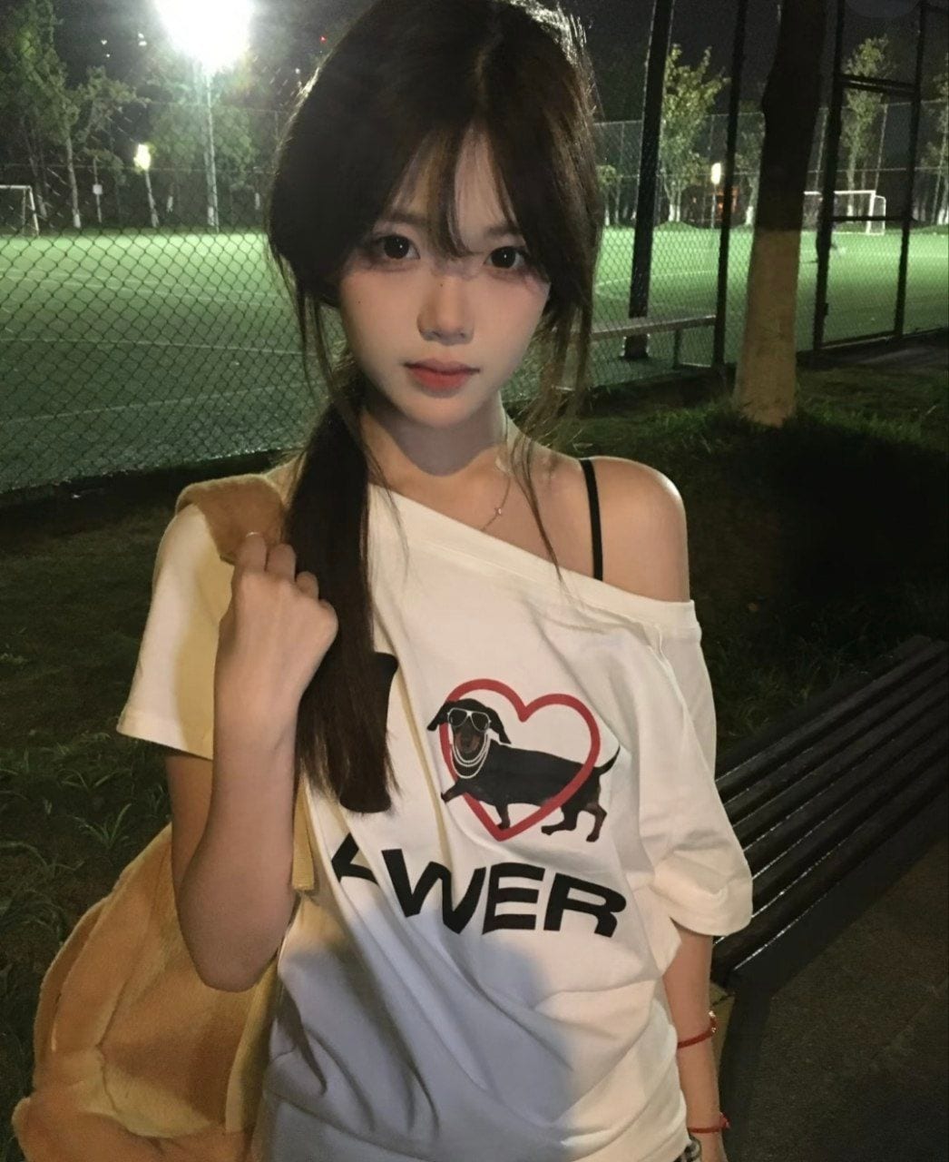 吉林省长春市粉嫩幼师小骚货逼紧可提供公寓的公开照片