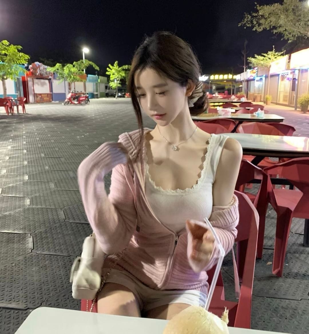 贵州省贵阳市00后嫩妹/小骚妇兼职见人满意付的公开照片